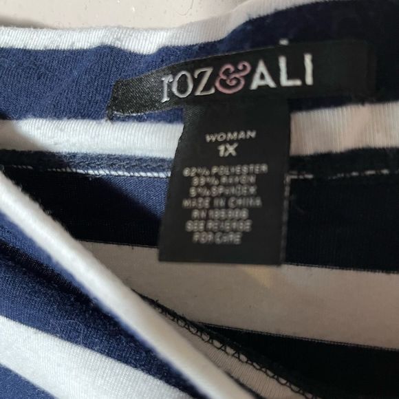 Roz&Ali Maxi skirt  Stiped Sz Woman 1X Bl& White Stretch knit - Picture 2 of 4